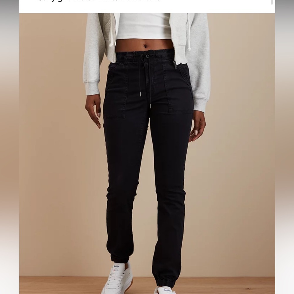 2 pairs AE NEXT LEVEL STRETCH high waisted jegging jogger in 2 short (petite)